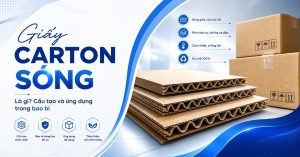 Trong ngành sản xuất bao bì, giấy carton sóng là một trong những vật liệu được sử dụng phổ biến nhờ khả năng chịu lực, chống va đập và phù hợp với nhiều quy cách đóng gói. Từ thùng carton vận chuyển hàng hóa đến hộp giấy cần tăng độ cứng, carton sóng đều có thể được ứng dụng tùy theo yêu cầu sản phẩm. Vậy giấy carton sóng là gì? Carton sóng có cấu tạo như thế nào và có những loại nào? Doanh nghiệp nên lựa chọn loại carton sóng nào cho từng nhu cầu đóng gói? Hãy cùng tìm hiểu chi tiết trong bài viết dưới đây. Giấy carton sóng là gì? Giấy carton sóng là loại vật liệu bao bì được cấu tạo từ các lớp giấy phẳng kết hợp với một hoặc nhiều lớp giấy được tạo hình dạng sóng ở giữa. Lớp giấy sóng có nhiệm vụ tạo khoảng đệm và tăng khả năng chịu lực cho toàn bộ tấm carton. Các lớp giấy phẳng bên ngoài giúp bảo vệ phần sóng, đồng thời tạo bề mặt để in thông tin, logo hoặc hình ảnh sản phẩm. Nhờ cấu trúc đặc biệt này, carton sóng có trọng lượng tương đối nhẹ nhưng vẫn có khả năng chịu lực tốt. Đây cũng là lý do carton sóng được sử dụng rộng rãi trong đóng gói, vận chuyển và bảo vệ hàng hóa. Cấu tạo của giấy carton sóng Một tấm carton sóng cơ bản thường gồm hai thành phần chính: Lớp giấy mặt Lớp giấy mặt là phần giấy phẳng nằm ở bên ngoài hoặc bên trong tấm carton. Tùy loại carton, cấu trúc có thể gồm một hoặc hai lớp giấy mặt. Lớp giấy này có vai trò: Bảo vệ lớp sóng bên trong. Tạo độ phẳng cho tấm carton. Tăng độ cứng tổng thể. Làm bề mặt để in ấn. Hỗ trợ tạo hình hộp. Đối với những mẫu thùng carton in thương hiệu, logo hoặc thông tin sản phẩm, nội dung thường được thể hiện trên lớp giấy mặt. Lớp giấy sóng Đây là phần giấy được tạo thành các đường cong liên tục và nằm giữa các lớp giấy mặt. Lớp sóng tạo ra các khoảng rỗng nhỏ bên trong tấm carton. Khoảng không này giúp vật liệu tăng khả năng hấp thụ lực và giảm tác động từ bên ngoài lên sản phẩm. Tùy mục đích sử dụng, doanh nghiệp có thể lựa chọn các loại sóng khác nhau. Các loại sóng carton phổ biến Có nhiều loại sóng carton, trong đó phổ biến nhất là sóng A, B, C, E và F. Sóng A Sóng A có chiều cao sóng tương đối lớn. Đặc điểm của loại sóng này là khả năng chịu lực và tạo độ đệm tốt, phù hợp với những sản phẩm cần tăng khả năng bảo vệ trong quá trình vận chuyển. Sóng A thường được sử dụng cho các loại thùng cần khả năng chịu va đập và chịu nén tương đối cao. Sóng B Sóng B có chiều cao sóng thấp hơn sóng A và mật độ sóng cao hơn. Loại sóng này có bề mặt tương đối phẳng, phù hợp với các loại bao bì cần khả năng chịu lực vừa phải và yêu cầu bề mặt in tương đối tốt. Sóng C Sóng C có chiều cao nằm giữa sóng A và B. Đây là một trong những loại sóng được sử dụng phổ biến trong bao bì vận chuyển nhờ khả năng cân bằng giữa độ cứng, khả năng chịu lực và độ dày. Sóng E Sóng E có chiều cao nhỏ và mật độ sóng cao. Nhờ cấu trúc mỏng hơn, sóng E thường phù hợp với các mẫu hộp carton nhỏ, hộp sản phẩm hoặc bao bì cần bề mặt tương đối phẳng để in hình ảnh. Sóng F Sóng F có chiều cao nhỏ hơn sóng E. Loại sóng này thường được sử dụng cho những sản phẩm yêu cầu tấm carton mỏng, bề mặt phẳng và chú trọng yếu tố thẩm mỹ. Carton sóng đơn, đôi và ba lớp là gì? Ngoài chiều cao sóng, carton còn được phân loại dựa trên số lớp giấy. Carton sóng 3 lớp Carton 3 lớp thường gồm: 1 lớp giấy mặt + 1 lớp giấy sóng + 1 lớp giấy mặt. Đây là cấu trúc phổ biến cho những loại thùng có trọng lượng sản phẩm không quá lớn. Ưu điểm của carton 3 lớp là nhẹ, dễ gia công và có thể đáp ứng nhiều nhu cầu đóng gói cơ bản. Carton sóng 5 lớp Carton 5 lớp thường gồm: 2 lớp giấy mặt + 2 lớp giấy sóng + 1 lớp giấy giữa. Cấu trúc nhiều lớp giúp tăng độ cứng và khả năng chịu lực so với carton 3 lớp. Carton 5 lớp thường được sử dụng khi sản phẩm có trọng lượng lớn hơn hoặc cần tăng khả năng bảo vệ trong quá trình vận chuyển. Carton sóng 7 lớp Carton 7 lớp có cấu trúc dày và chắc chắn hơn, thường gồm nhiều lớp giấy mặt và giấy sóng xen kẽ. Loại carton này phù hợp với hàng hóa nặng, hàng hóa cần khả năng chịu lực cao hoặc các sản phẩm được vận chuyển trên quãng đường dài. Giấy carton sóng có ưu điểm gì? Khả năng chịu lực tốt Cấu trúc sóng giúp carton có khả năng chịu nén và chịu va đập tốt hơn so với một lớp giấy phẳng có cùng khối lượng. Đây là ưu điểm quan trọng đối với bao bì vận chuyển. Trọng lượng tương đối nhẹ Mặc dù có nhiều lớp, cấu trúc sóng tạo ra các khoảng không bên trong nên carton không quá nặng. Điều này giúp doanh nghiệp thuận lợi hơn trong việc đóng gói, bốc xếp và vận chuyển. Có thể thiết kế theo nhiều quy cách Carton sóng có thể được cắt, bế, gấp và dán thành nhiều kiểu bao bì khác nhau. Từ thùng carton thông thường đến hộp có nắp gài, hộp âm dương hoặc các kết cấu đóng gói đặc biệt đều có thể được thiết kế tùy sản phẩm. Dễ in thông tin thương hiệu Lớp giấy mặt tạo ra bề mặt để thể hiện logo, tên sản phẩm, thông tin hướng dẫn hoặc các ký hiệu vận chuyển. Doanh nghiệp có thể lựa chọn cách in phù hợp với yêu cầu thẩm mỹ và ngân sách. Có thể tái sử dụng và tái chế Carton chủ yếu được làm từ sợi giấy nên có thể được thu gom để tái chế trong những điều kiện phù hợp. Một số loại thùng carton sau khi sử dụng còn có thể tiếp tục dùng để đóng gói hoặc lưu trữ. Ứng dụng của giấy carton sóng trong bao bì Thùng carton vận chuyển Đây là ứng dụng phổ biến nhất. Thùng carton sóng được sử dụng để đóng gói hàng hóa trong quá trình vận chuyển từ nhà sản xuất đến kho, cửa hàng hoặc khách hàng. Tùy trọng lượng sản phẩm và điều kiện vận chuyển, doanh nghiệp có thể lựa chọn carton 3 lớp, 5 lớp hoặc 7 lớp. Hộp carton đựng sản phẩm Carton sóng cũng được sử dụng để sản xuất hộp đựng các sản phẩm như: Đồ gia dụng. Thiết bị điện tử. Thực phẩm đóng gói. Mỹ phẩm. Hàng tiêu dùng. Sản phẩm thương mại điện tử. Đặc biệt với các sản phẩm bán online, hộp carton có vai trò quan trọng trong việc bảo vệ hàng hóa trong quá trình giao hàng. Bao bì thương mại điện tử Sự phát triển của thương mại điện tử khiến nhu cầu sử dụng thùng carton ngày càng lớn. Hộp carton sóng có thể được thiết kế vừa với sản phẩm, giúp hạn chế khoảng trống và giảm nguy cơ sản phẩm bị xê dịch trong quá trình vận chuyển. Doanh nghiệp cũng có thể in logo hoặc thông điệp thương hiệu lên hộp để biến bao bì vận chuyển thành một điểm tiếp xúc với khách hàng. Hộp carton cần tăng khả năng bảo vệ Với các sản phẩm dễ móp, dễ vỡ hoặc có trọng lượng lớn, carton sóng có thể kết hợp thêm vật liệu đệm bên trong. Khi được thiết kế đúng kết cấu, hộp có thể tạo lớp bảo vệ giúp giảm tác động của va đập trong quá trình vận chuyển. Carton sóng khác gì giấy carton thông thường? Nhiều người thường gọi chung tất cả vật liệu carton là "giấy carton", nhưng về cấu tạo chúng có thể khác nhau. Carton sóng có lớp giấy được tạo hình dạng sóng ở giữa các lớp giấy phẳng. Chính cấu trúc này tạo ra khả năng chịu lực và hấp thụ va đập. Trong khi đó, những loại bìa carton đặc hoặc giấy bìa nhiều lớp có thể có cấu trúc khác và không nhất thiết chứa lớp sóng. Do đó, khi lựa chọn vật liệu, doanh nghiệp cần xác định rõ sản phẩm cần độ cứng, độ dày hay khả năng hấp thụ lực để chọn loại phù hợp. Nên chọn carton 3 lớp hay 5 lớp? Không có loại nào tốt tuyệt đối. Lựa chọn phụ thuộc vào sản phẩm. Chọn carton 3 lớp khi: Sản phẩm có trọng lượng nhẹ hoặc vừa. Quãng đường vận chuyển không quá khắc nghiệt. Cần tối ưu trọng lượng bao bì. Bao bì không yêu cầu khả năng chịu lực quá cao. Chọn carton 5 lớp khi: Sản phẩm nặng hơn. Cần tăng độ cứng. Hàng hóa cần được bảo vệ tốt hơn. Bao bì phải chịu xếp chồng trong quá trình lưu kho. Nếu hàng hóa có trọng lượng lớn hoặc yêu cầu bảo vệ cao, doanh nghiệp có thể cân nhắc carton 7 lớp hoặc kết cấu chuyên dụng. Những yếu tố ảnh hưởng đến độ bền của carton sóng Không chỉ số lớp quyết định khả năng chịu lực của carton. Một số yếu tố quan trọng gồm: Định lượng giấy Giấy có định lượng phù hợp sẽ góp phần tạo độ cứng và khả năng chịu lực cho tấm carton. Loại sóng Chiều cao và cấu trúc sóng ảnh hưởng đến khả năng chịu nén, chịu va đập và độ dày của bao bì. Độ ẩm Giấy là vật liệu nhạy cảm với độ ẩm. Khi bị ẩm, khả năng chịu lực của carton có thể giảm. Do đó, với những sản phẩm cần bảo quản trong môi trường có độ ẩm cao, cần cân nhắc thêm phương án xử lý và bảo vệ phù hợp. Kích thước hộp Một chiếc hộp có kích thước quá lớn nhưng chứa sản phẩm nặng có thể tạo áp lực lớn lên thành hộp. Vì vậy, kích thước và kết cấu hộp cần được tính toán đồng thời với loại carton. Cách đóng gói Việc sử dụng vật liệu chèn lót, cách xếp sản phẩm và phương thức niêm phong cũng ảnh hưởng đến khả năng bảo vệ của bao bì. Lưu ý khi lựa chọn giấy carton sóng Trước khi đặt sản xuất, doanh nghiệp nên cung cấp đầy đủ thông tin về sản phẩm: Kích thước sản phẩm. Trọng lượng. Số lượng sản phẩm trong mỗi thùng. Điều kiện vận chuyển. Thời gian lưu kho. Phương thức xếp chồng. Yêu cầu in ấn. Ngân sách dự kiến. Từ những thông tin này, đơn vị sản xuất có thể tư vấn loại sóng, số lớp và định lượng giấy phù hợp. Không nên chọn carton chỉ dựa vào tiêu chí "càng dày càng tốt". Một loại carton quá dày có thể làm tăng chi phí vật liệu và trọng lượng vận chuyển mà chưa chắc cần thiết đối với sản phẩm. Kết luận Giấy carton sóng là vật liệu bao bì có cấu tạo gồm các lớp giấy phẳng kết hợp với lớp giấy tạo hình sóng. Cấu trúc này giúp carton có trọng lượng tương đối nhẹ nhưng vẫn đảm bảo khả năng chịu lực và bảo vệ sản phẩm. Tùy nhu cầu, doanh nghiệp có thể lựa chọn sóng A, B, C, E, F hoặc các cấu trúc carton 3 lớp, 5 lớp, 7 lớp. Mỗi loại sẽ phù hợp với những yêu cầu khác nhau về độ dày, khả năng chịu lực và mục đích sử dụng. Khi lựa chọn carton sóng làm bao bì, doanh nghiệp nên cân nhắc đồng thời trọng lượng sản phẩm, kích thước, phương thức vận chuyển, điều kiện lưu kho và ngân sách. Một kết cấu được tính toán phù hợp sẽ giúp vừa bảo vệ sản phẩm vừa tránh lãng phí vật liệu.
